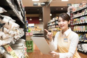 業務用エプロンの選び方｜業種別に見る機能・形・素材を徹底解説