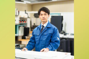 冬に増える静電気トラブル｜静電気対策作業服と重ね着術